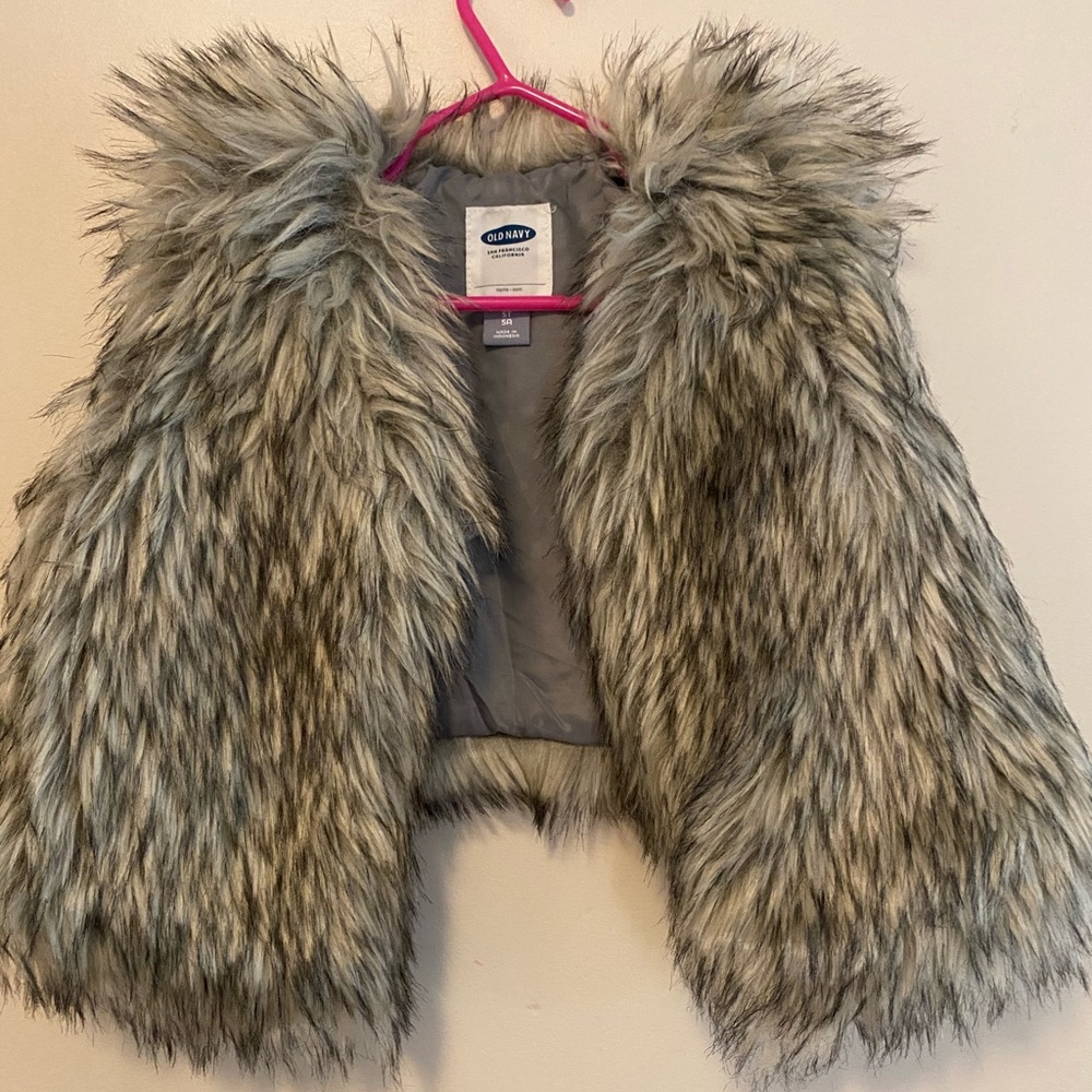 Faux fur toddler vest.